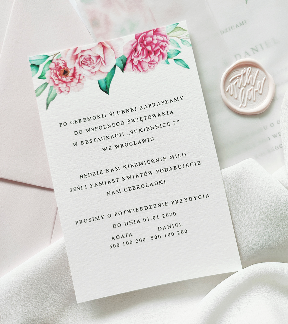 Dodatkowy bilecik do różowych zaproszeń ślubnych.