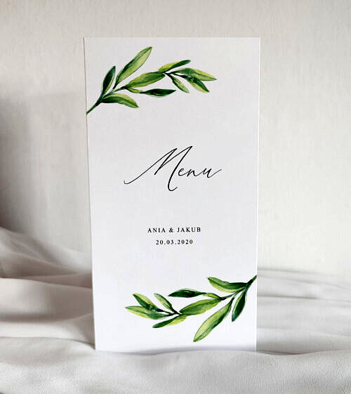 Zielone, miniemalistyczne menu weselne, którego motywem przewodnim są zielone gałązki oliwne. Menu zdobi także kaligrafia.