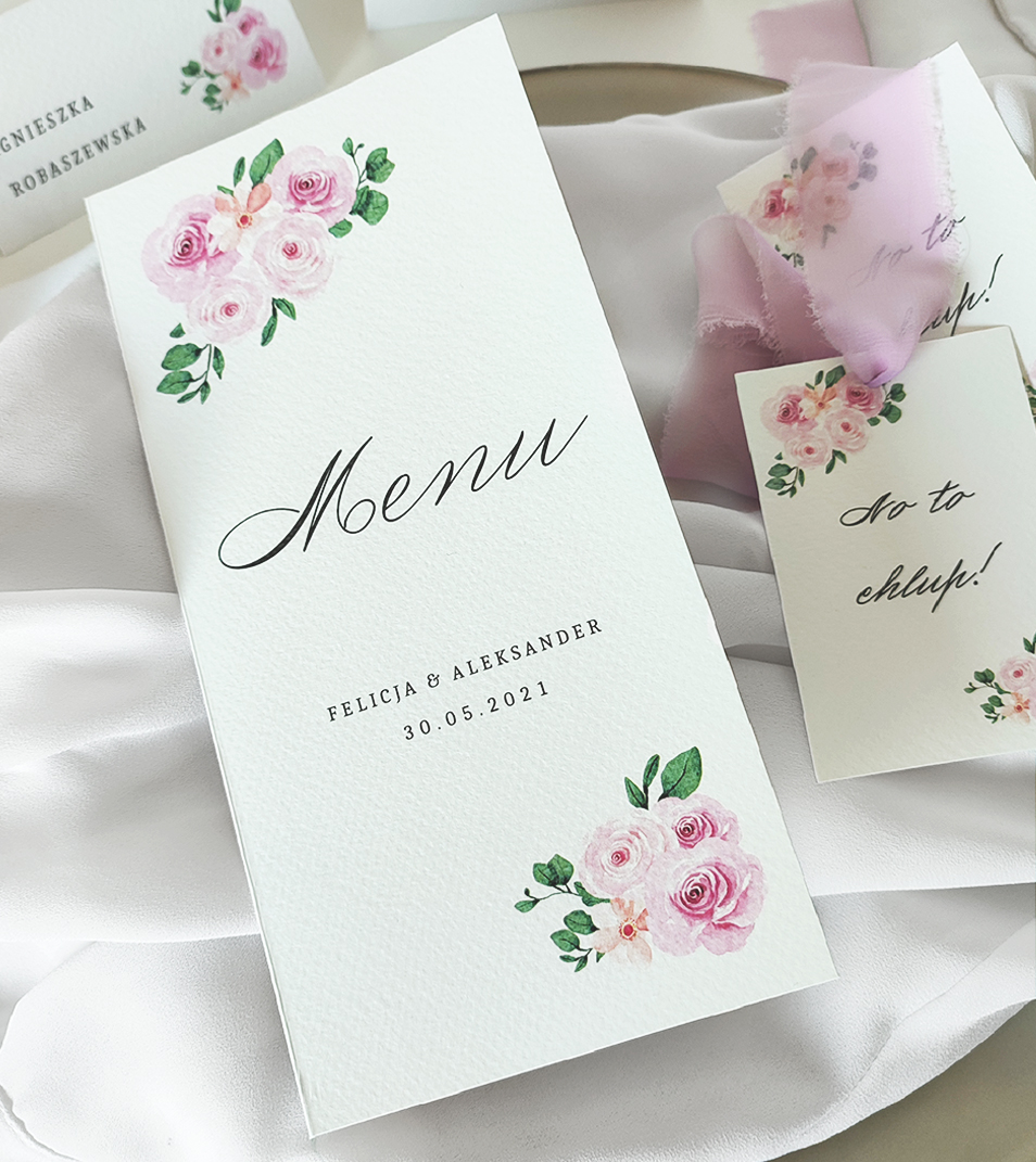 Delikatne, różowe (pudrowy róż) menu weselne weselne z kwiatowym efektem watercoloru/akwareli.
