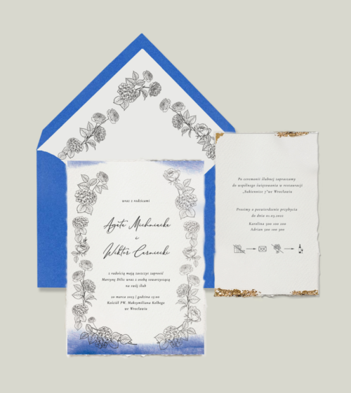 Chabrowe, eleganckie, złote, pozłacane zaproszenia ślubne. Motyw przewodni zaproszenia na ślub - niebieskie, minimalistyczne hortensje.