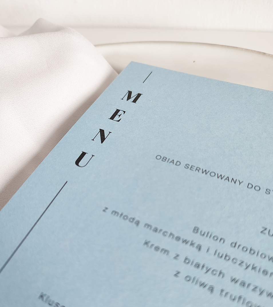 Niebieskie menu weselne, morskie, minimalistyczne, klasyczne czcionki.