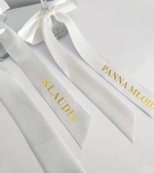 Personalizowana winietka wstążka - szyfonowa, welurowa, biała, złota.